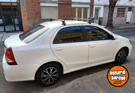 Autos - Toyota Etios xls sedan L18 2018 Nafta 145000Km - En Venta