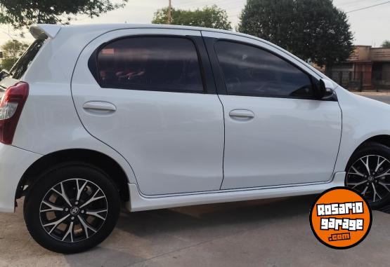 Autos - Toyota ETIOS XLS 2019 Nafta 54000Km - En Venta