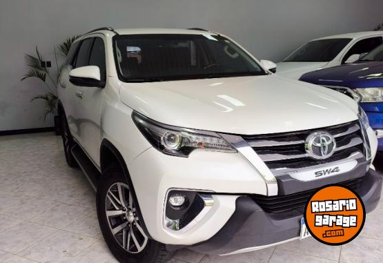 Camionetas - Toyota Hilux Sw4 2018 Diesel 127000Km - En Venta