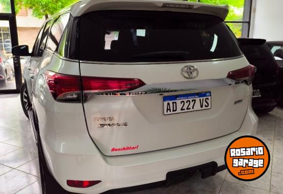 Camionetas - Toyota Hilux Sw4 2018 Diesel 127000Km - En Venta