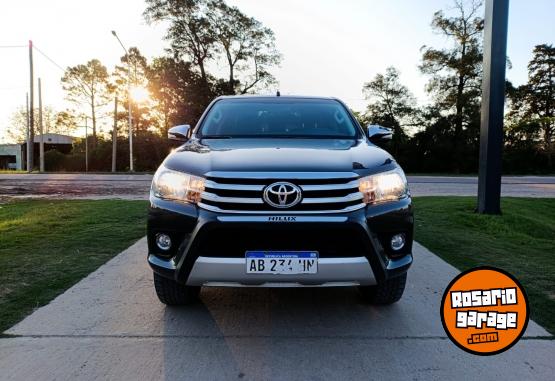 Camionetas - Toyota Hilux DC SRV Pack 2.8 TDI 2017 Diesel 172000Km - En Venta