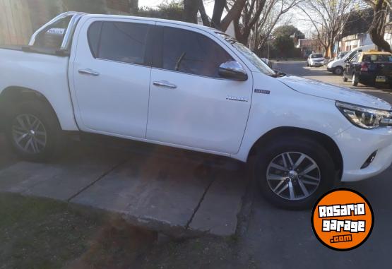 Camionetas - Toyota HILUX SRX AUTOMATICA 4X4 2018 Diesel 27000Km - En Venta