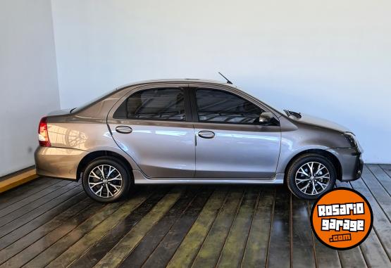 Autos - Toyota ETIOS XLS 1,5 6M/T 4P 2018 Nafta 73100Km - En Venta