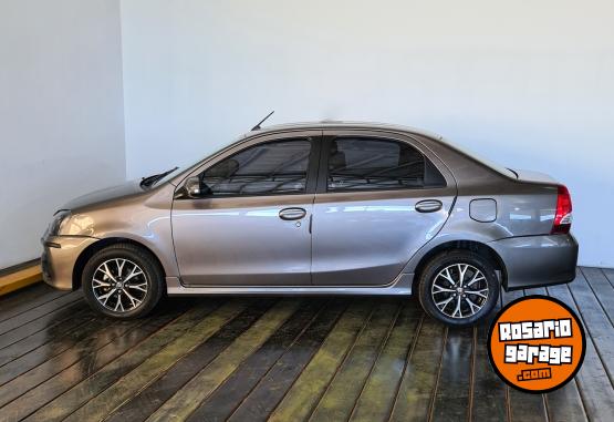 Autos - Toyota ETIOS XLS 1,5 6M/T 4P 2018 Nafta 73100Km - En Venta