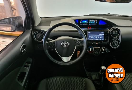 Autos - Toyota ETIOS XLS 1,5 6M/T 4P 2018 Nafta 73100Km - En Venta