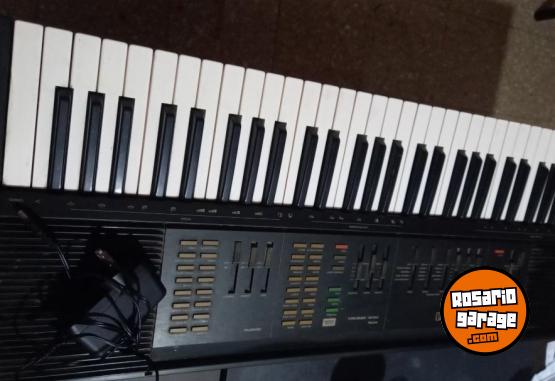 Instrumentos Musicales - TECLADO YAMAHA PSR 31 - En Venta