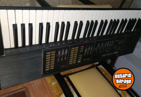 Instrumentos Musicales - TECLADO YAMAHA PSR 31 - En Venta