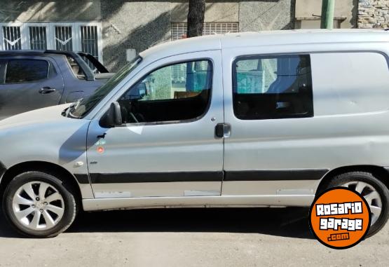 Utilitarios - Peugeot partner 2013 Diesel 180000Km - En Venta