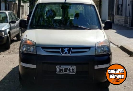 Utilitarios - Peugeot partner 2013 Diesel 180000Km - En Venta