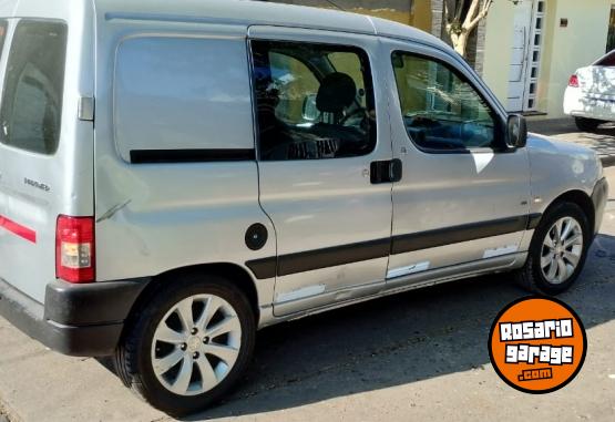 Utilitarios - Peugeot partner 2013 Diesel 180000Km - En Venta