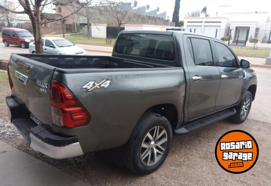 Camionetas - Toyota HILUX SRV 4X4 2016 Diesel 172000Km - En Venta