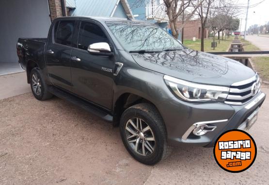 Camionetas - Toyota HILUX SRV 4X4 2016 Diesel 172000Km - En Venta