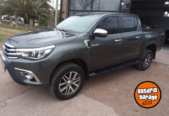 Camionetas - Toyota HILUX SRV 4X4 2016 Diesel 172000Km - En Venta