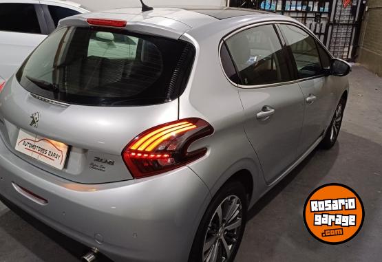 Autos - Peugeot 208 2017 Nafta 90000Km - En Venta