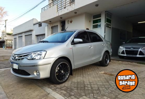 Autos - Toyota ETIOS XLS 2016 Nafta 50000Km - En Venta