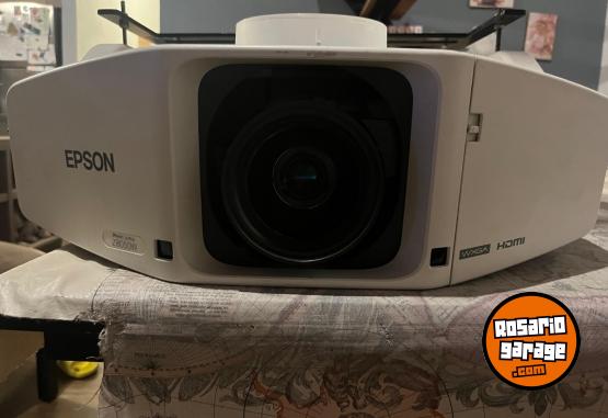 Electrnica - VENDO O PERMUTO PROYECTOR EPSON PROFECINAL - En Venta