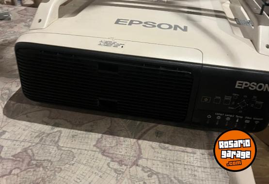 Electrnica - VENDO O PERMUTO PROYECTOR EPSON PROFECINAL - En Venta