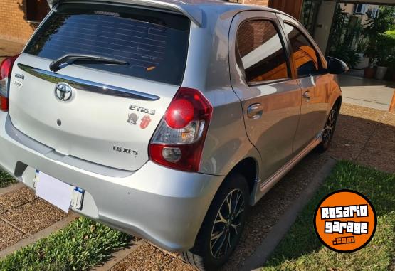 Autos - Toyota Etios xls 5 puertas 2021 Nafta 59000Km - En Venta