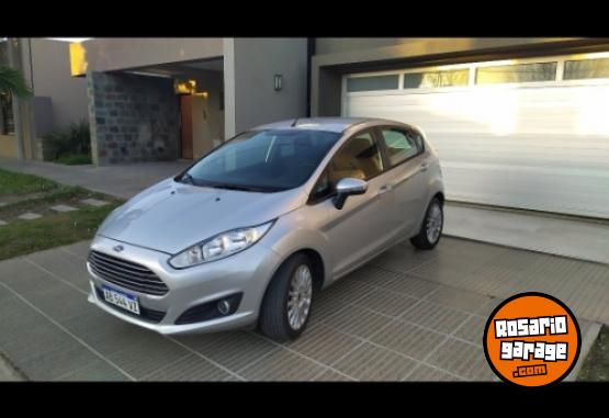 Autos - Ford Fiesta kinetic Powershift 2017 Nafta 73300Km - En Venta