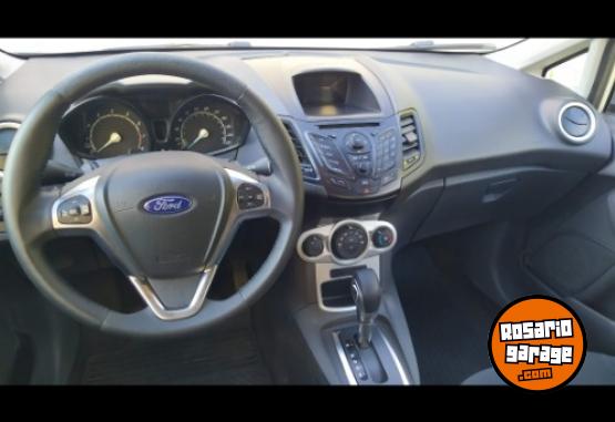 Autos - Ford Fiesta kinetic Powershift 2017 Nafta 73300Km - En Venta