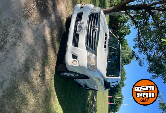 Camionetas - Toyota Hilux 2015 Diesel 210000Km - En Venta