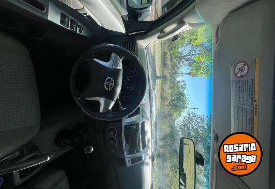 Camionetas - Toyota Hilux 2015 Diesel 210000Km - En Venta