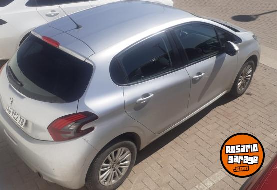 Autos - Peugeot 208 Allure 5 puertas 2019 Nafta 57000Km - En Venta