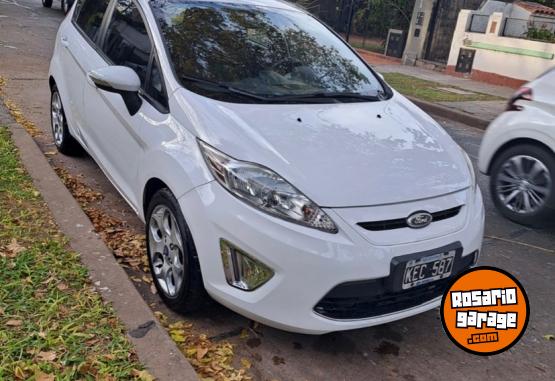 Autos - Ford fiesta kinetic 2011 Nafta 130000Km - En Venta