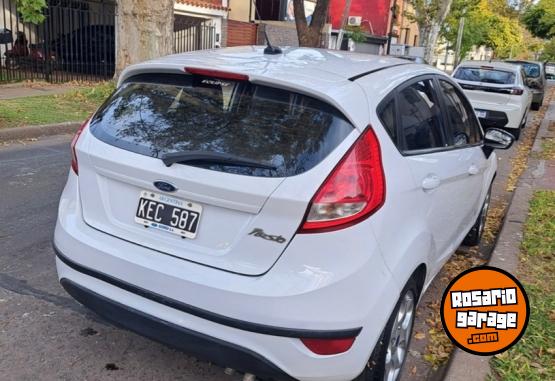 Autos - Ford fiesta kinetic 2011 Nafta 130000Km - En Venta