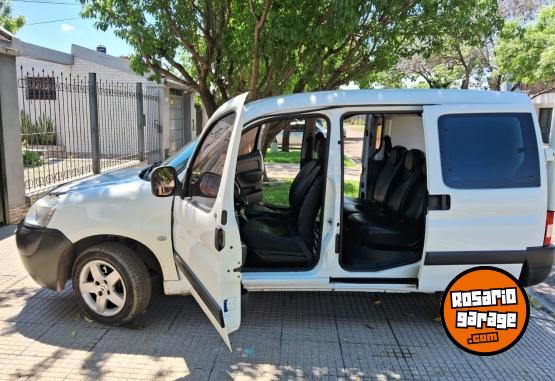 Utilitarios - Peugeot PARTNER 2015 Diesel 135000Km - En Venta