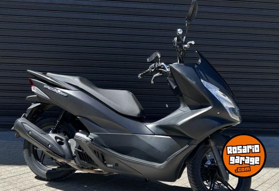 Motos - Honda PCX 150 2017 Nafta 24680Km - En Venta