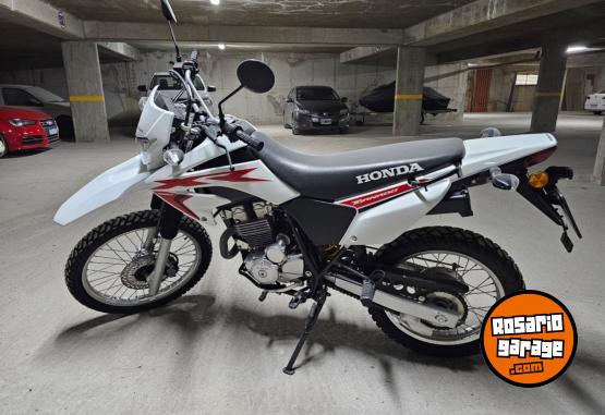 Motos - Honda Tornado 2023 Nafta 5000Km - En Venta