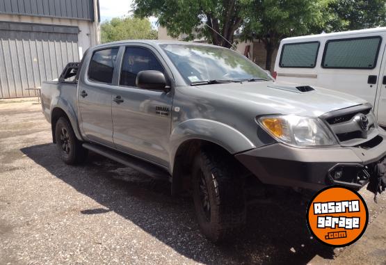 Camionetas - Toyota Hilux srv 2006 Diesel 300000Km - En Venta