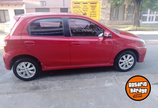 Autos - Toyota Etios 2018 Nafta 60000Km - En Venta