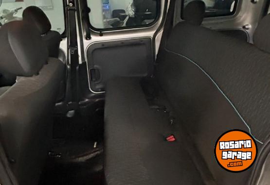 Utilitarios - Renault Kangoo 2015 Nafta 135000Km - En Venta