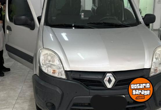 Utilitarios - Renault Kangoo 2015 Nafta 135000Km - En Venta