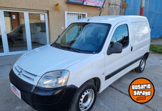 Utilitarios - Citroen Berlingo Confort Furgon 2017 GNC 100000Km - En Venta