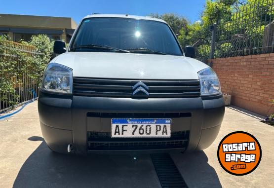 Utilitarios - Citroen Berlingo 5 asientos 3 p. 2023 Diesel 22856Km - En Venta