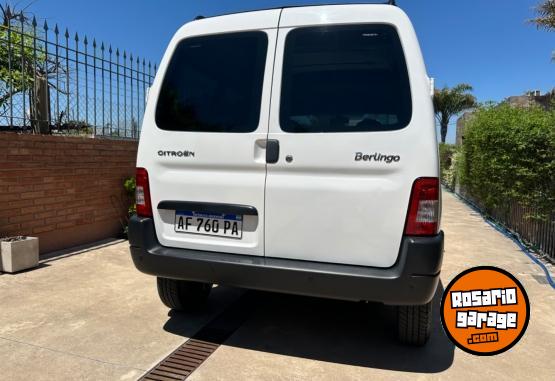 Utilitarios - Citroen Berlingo 5 asientos 3 p. 2023 Diesel 22856Km - En Venta