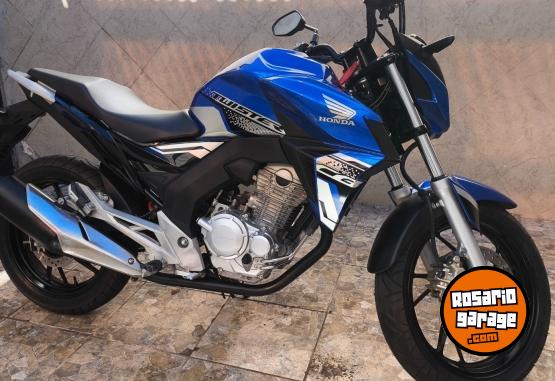 Motos - Honda Twister 2022 Nafta 20800Km - En Venta