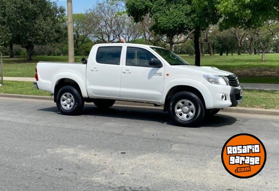 Camionetas - Toyota Hilux Sr 2015 Diesel 220000Km - En Venta