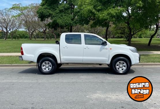 Camionetas - Toyota Hilux Sr 2015 Diesel 220000Km - En Venta