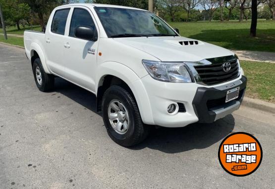 Camionetas - Toyota Hilux Sr 2015 Diesel 220000Km - En Venta