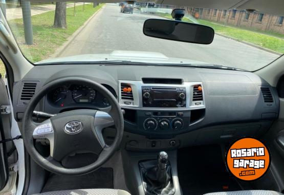 Camionetas - Toyota Hilux Sr 2015 Diesel 220000Km - En Venta