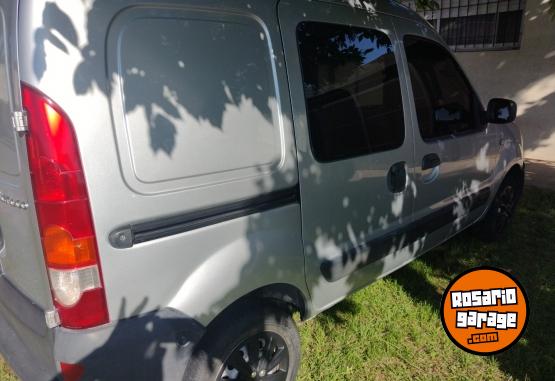 Utilitarios - Renault Kangoo 2015 GNC 96000Km - En Venta