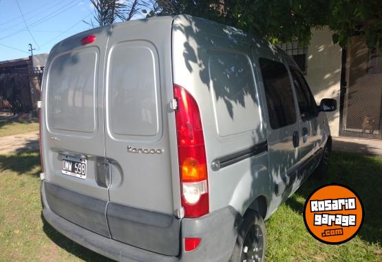 Utilitarios - Renault Kangoo 2015 GNC 96000Km - En Venta