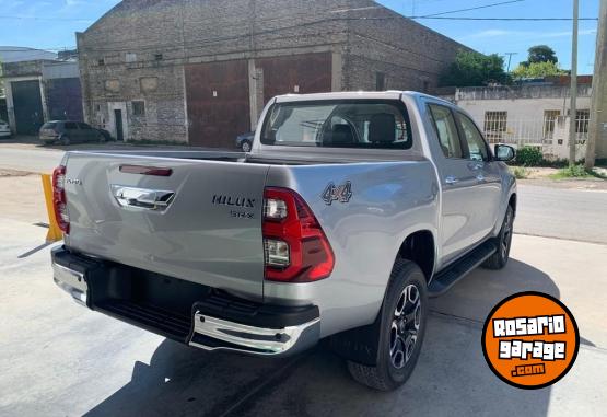 Camionetas - Toyota Hilux SRX 2023 Diesel 0Km - En Venta