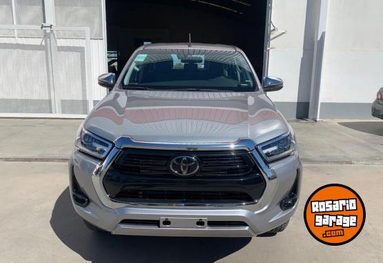 Camionetas - Toyota Hilux SRX 2023 Diesel 0Km - En Venta