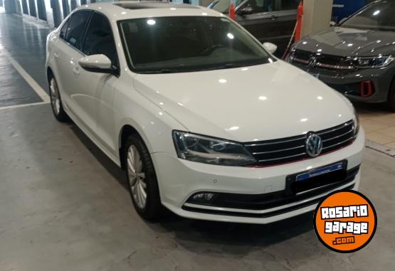 Autos - Volkswagen VENTO 1.4T HIGHLINE AT 2017 Nafta 122500Km - En Venta