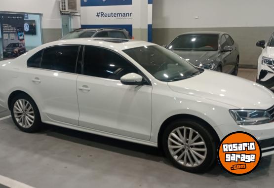 Autos - Volkswagen VENTO 1.4T HIGHLINE AT 2017 Nafta 122500Km - En Venta